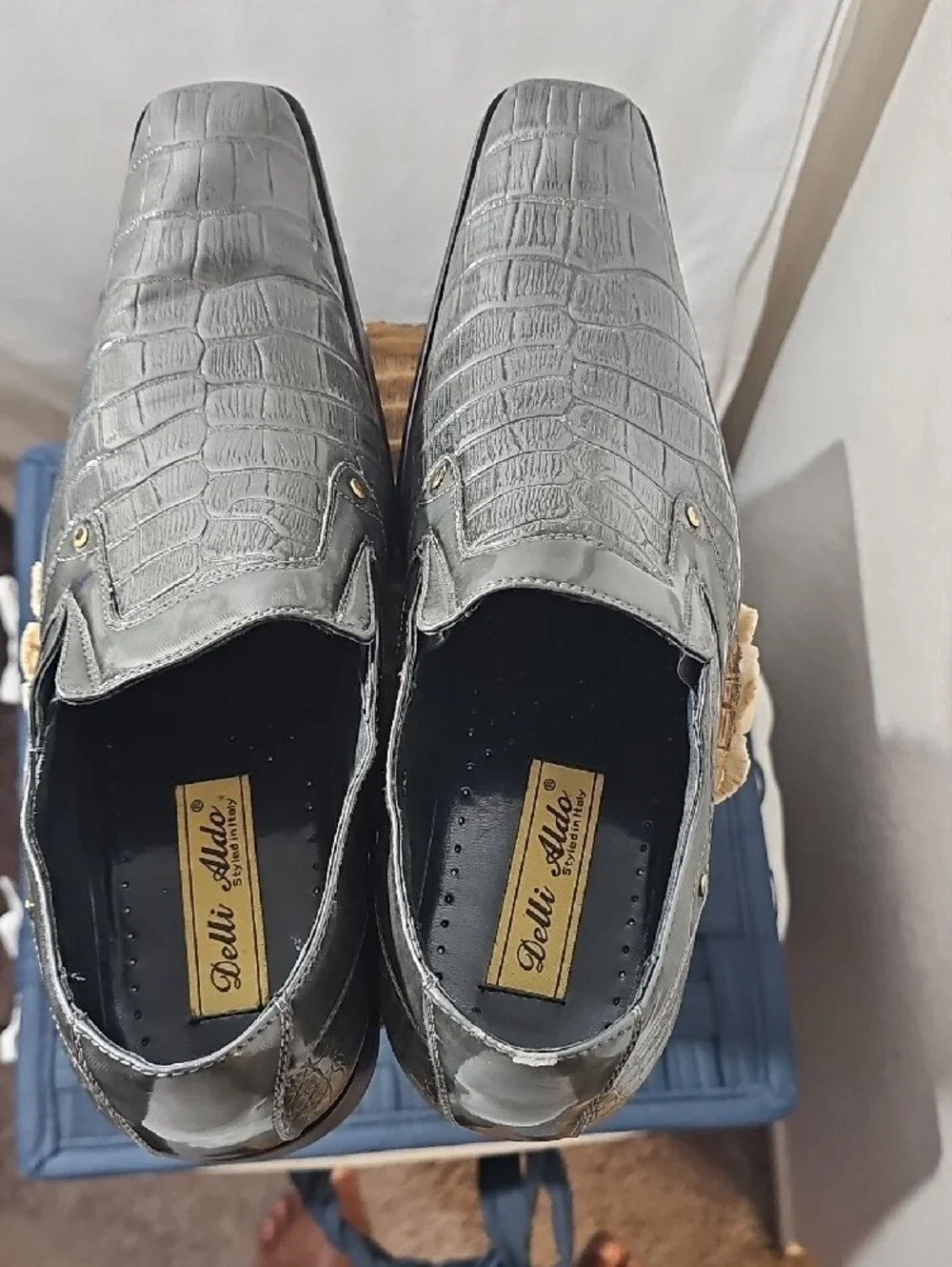 Men's Black Croc-Embossed Slip-On Loafers